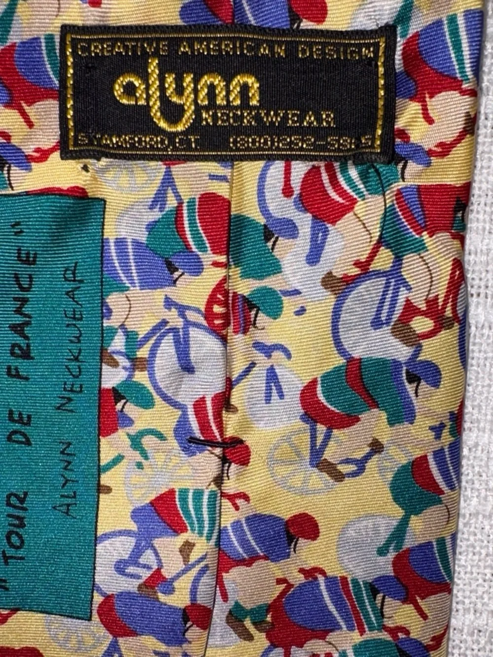 VINTAGE Alynn Neckwear Tour De France Cycling Silk Tie Rare Novelty Bike Yellow.